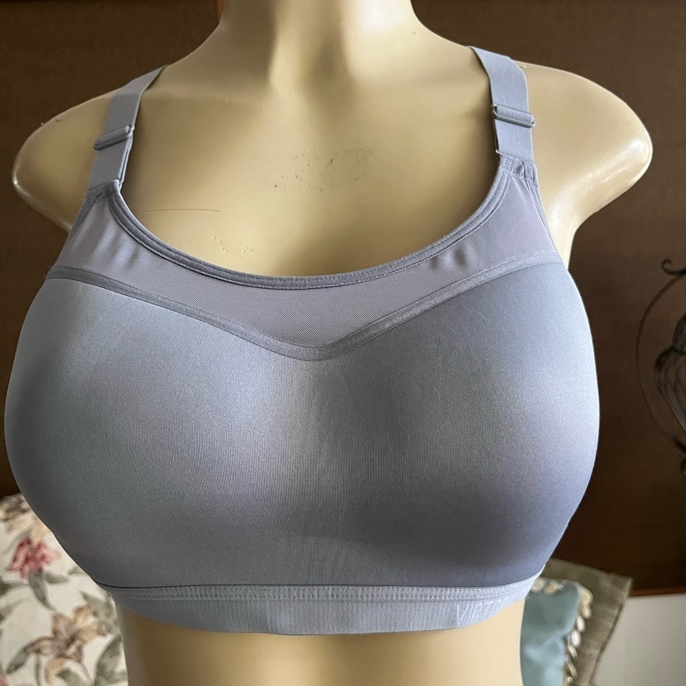 VICTORIA’S SECRET SPORT Gray Racerback Padded Wireless Max Support Bra US 34D